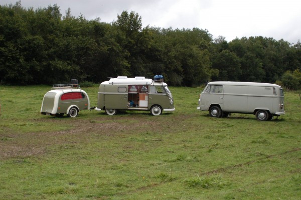 Sam met de lijkwagen (toch een van de fijnste bakskes )achter de T1